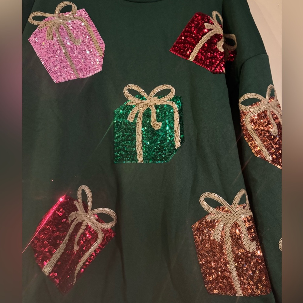 BiBi Festive Green Sweater with Sequin Gift Motifs - Picture 2 of 5